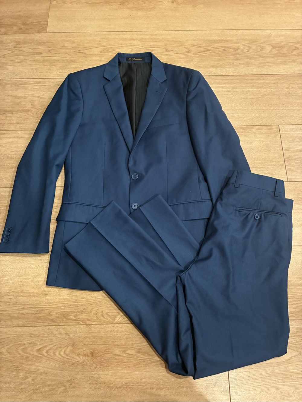Demantie Men’s Navy Blue Two Button Two Piece Suit Size 36S/28x29